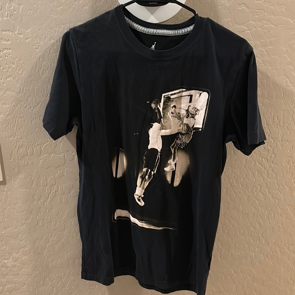 Michael Jordan vintage earth versus mars T-shirt RARE. Size M